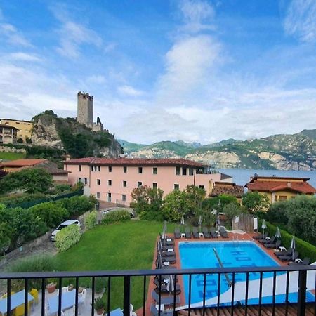 Hotel Luna Rossa (Adults Only) มัลเชซิเน ภายนอก รูปภาพ