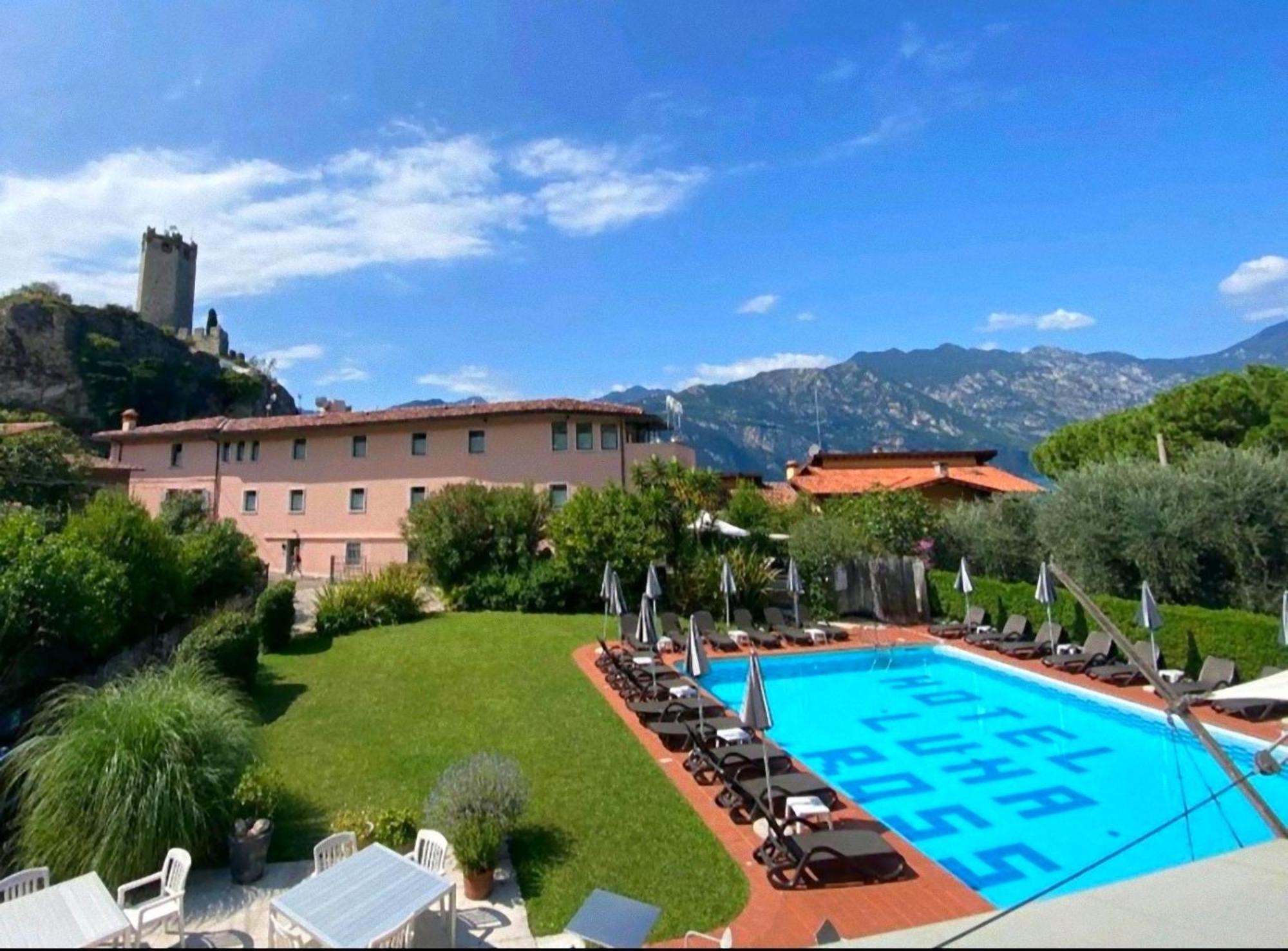 Hotel Luna Rossa (Adults Only) มัลเชซิเน ภายนอก รูปภาพ