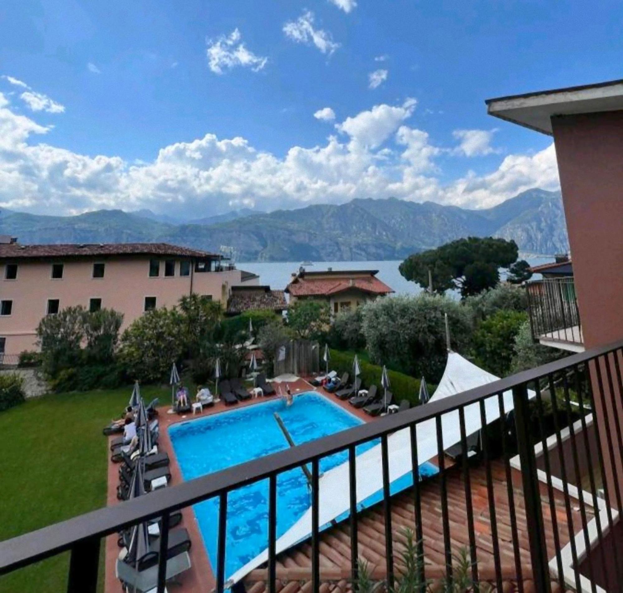 Hotel Luna Rossa (Adults Only) มัลเชซิเน ภายนอก รูปภาพ