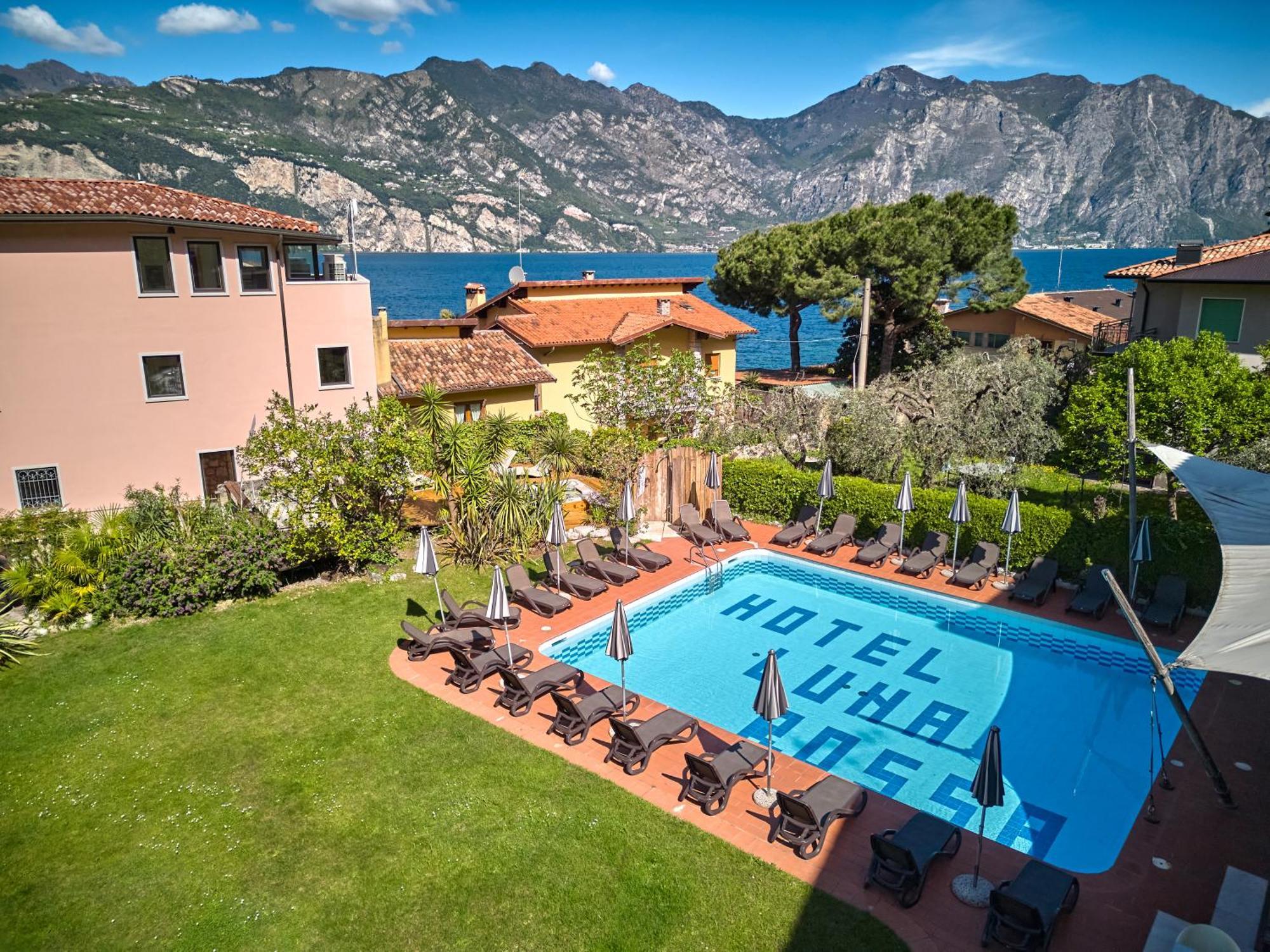 Hotel Luna Rossa (Adults Only) มัลเชซิเน ภายนอก รูปภาพ